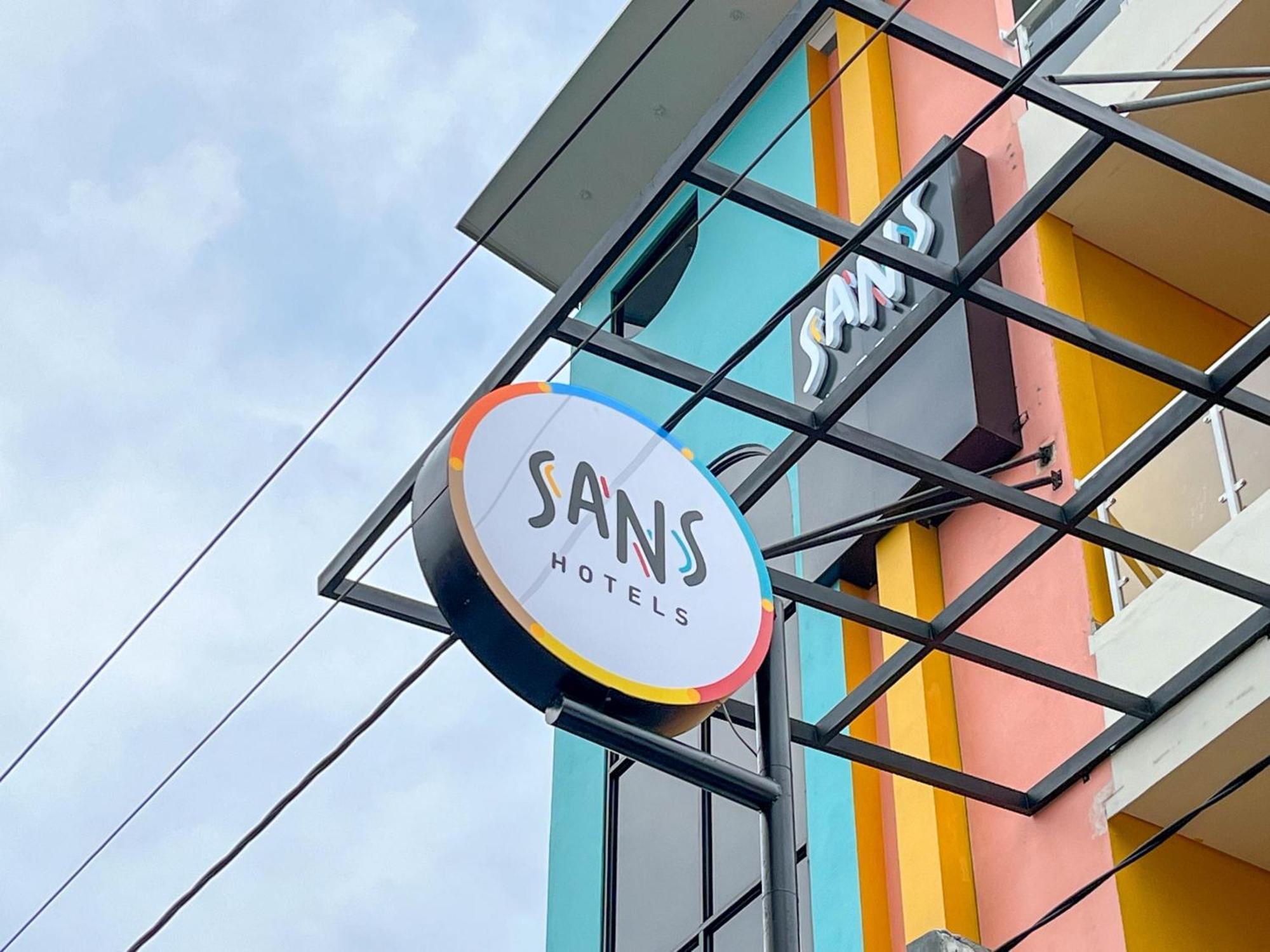Sans Hotel Premiere Majapahit Σεμαράνγκ Εξωτερικό φωτογραφία