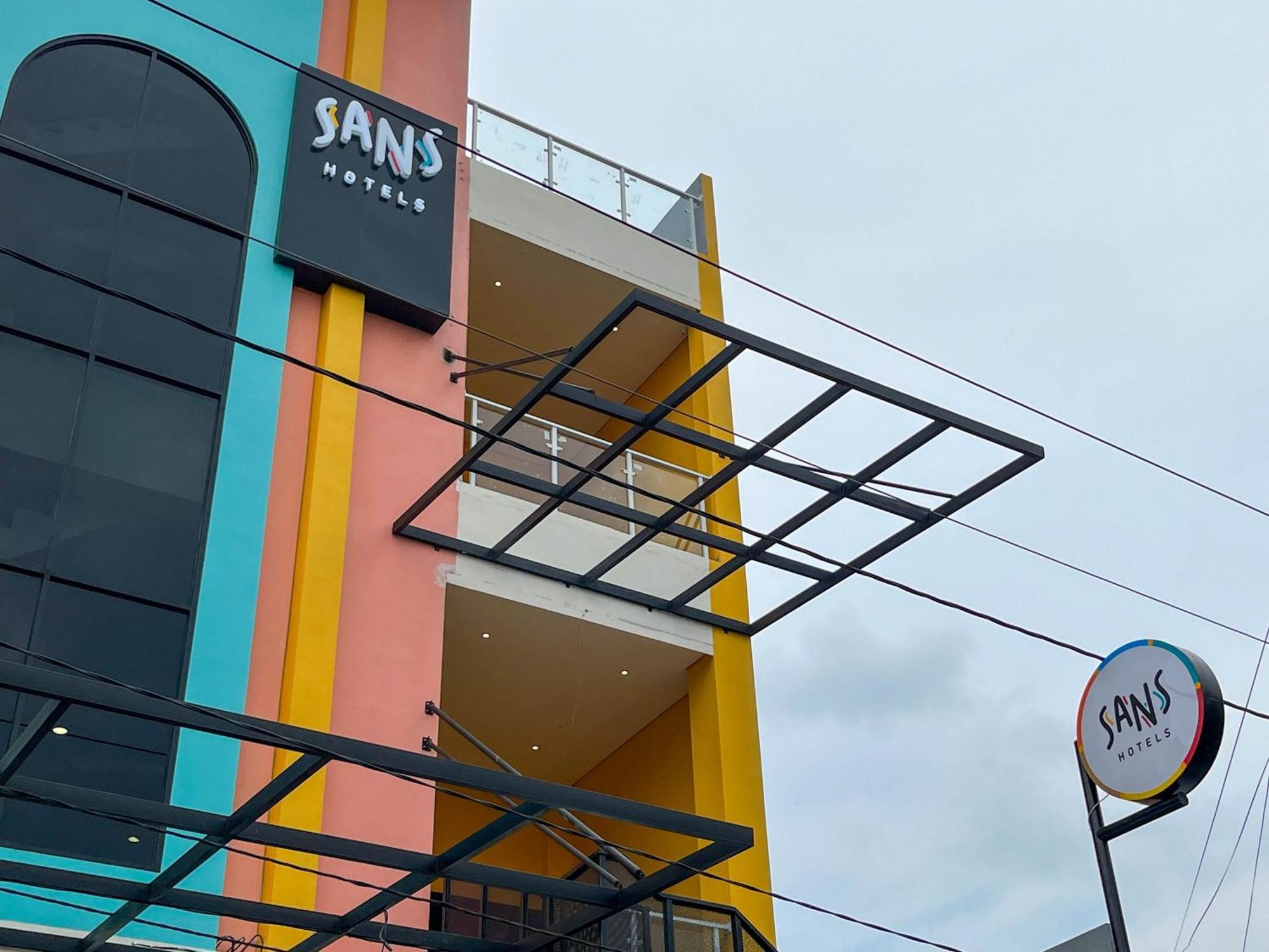 Sans Hotel Premiere Majapahit Σεμαράνγκ Εξωτερικό φωτογραφία